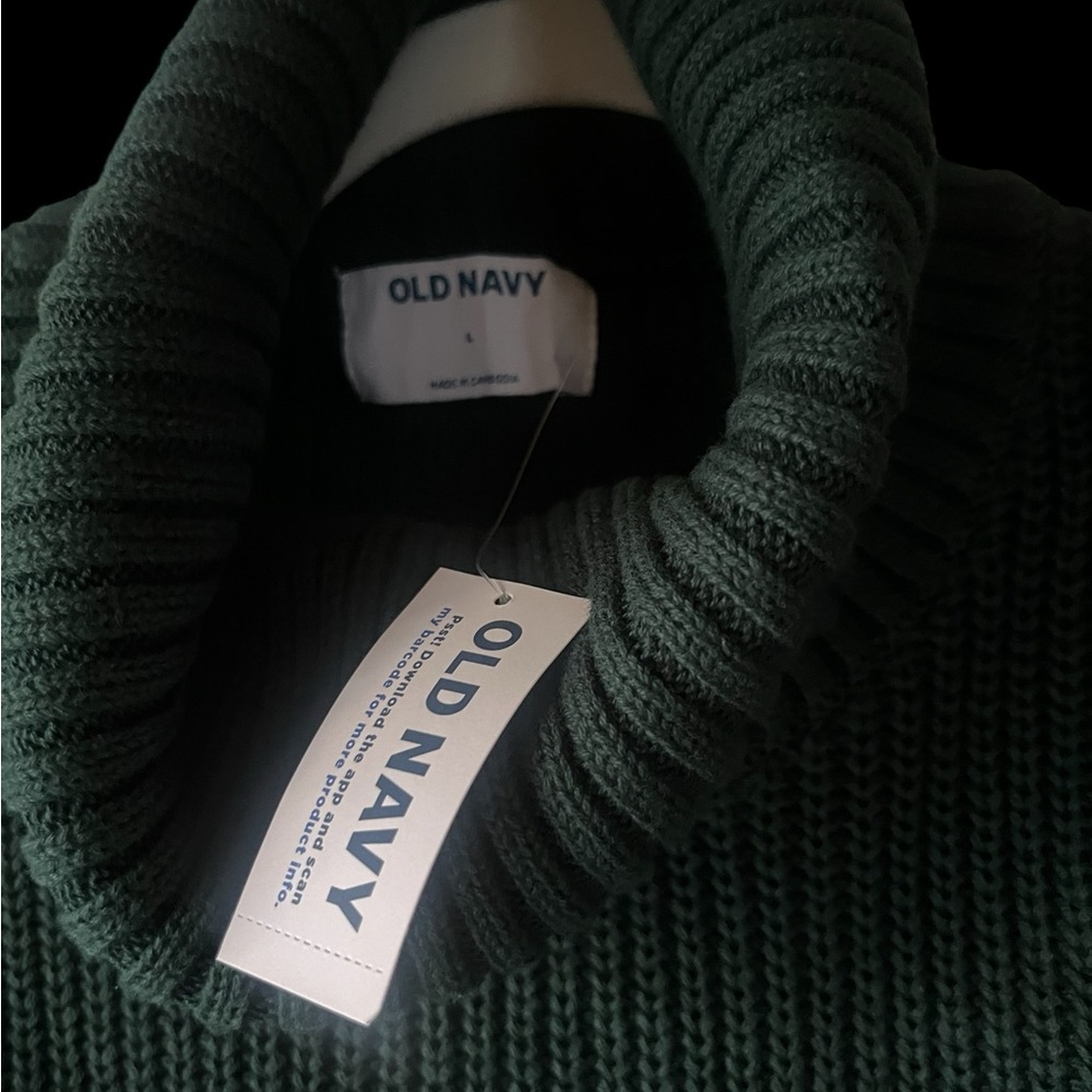Brand new size large Old Navy hunter green knit sweater with tags - Picture 3 of 6
